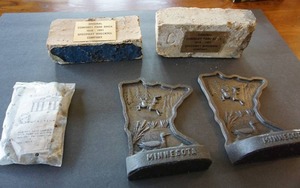 lot 437 image: Collectibles...Minnesota Cast Book Ends, Comiskey Park SpeedwayBerlin AdvertisingCommemorative Pieces