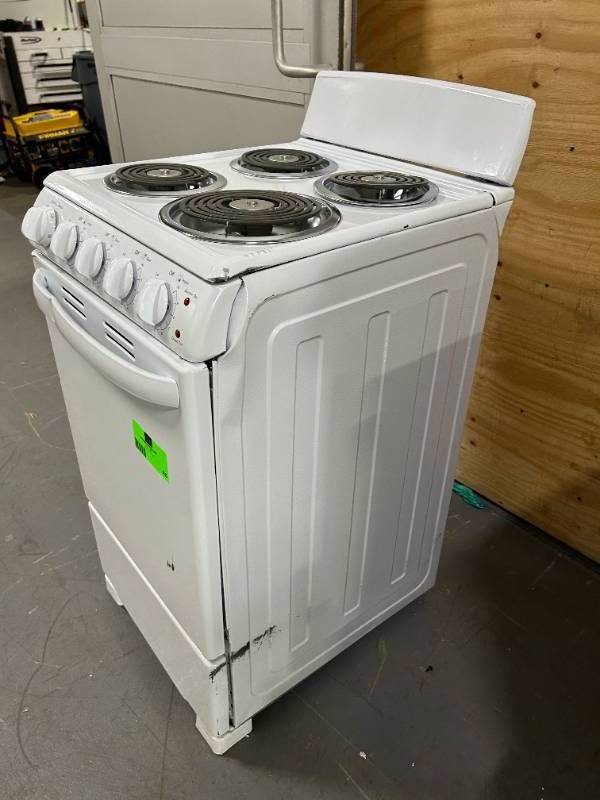 Hotpoint 20 in. 2.3 cu. ft. Freestanding Electric Range in White