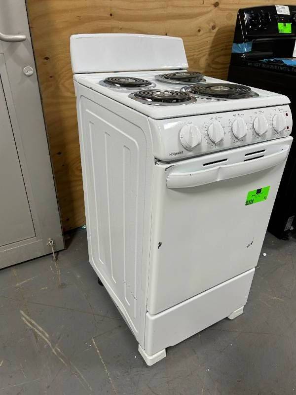 Hotpoint 20 in. 2.3 cu. ft. Freestanding Electric Range in White