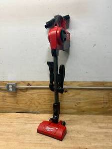 lot 18 image: MILWAUKEE M18 FUEL 18-Volt Lithium-Ion Brushless 0.25 Gal. Cordless Jobsite Vacuum (Vacuum-Only)