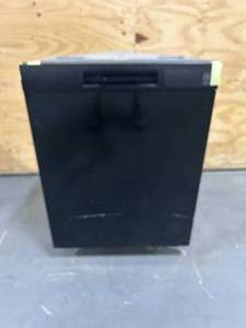 lot 137 image: HOTPOINT One Button Dishwasher with Plastic Interior