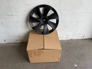 lot 208 image: LOT OF 4 XINBOOB Tesla 19 inch Matte Black Model Y ABS Wheel Cover Hubcaps