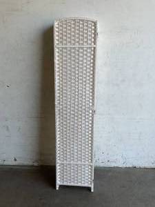 lot 211 image: Sorbus Home 6 ft. Tall White Extra Wide Foldable 8-Panel Room Divider Privacy Screen