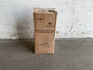 lot 252 image: Vaunn Adjustable Bathtub Safety Rail Shower Grab Bar Handle