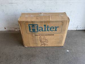 lot 261 image: Halter Large Computer Desk Chair with Lumbar Support and Padded Arm Rests