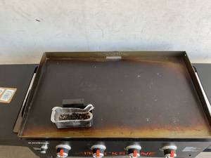 lot 7 image: Blackstone 4-Burner Flat Top Griddle