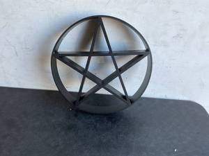 lot 298 image: Gothic Art Dcor 20 Inch Star Wall Shelf in Satin Black Finish