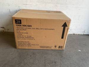 lot 35 image: Dyna- Glo 5-Burner Natural Gas Grill in Matte Black with TriVantage Multi-Functional Cooking System