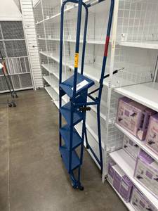 lot 18 image: 4 Step Folding Ballymore