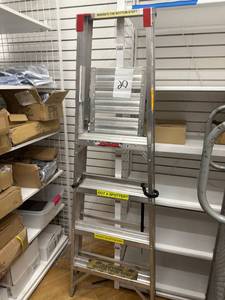 lot 20 image: 4 Step Folding