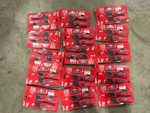 Lot of Milwaukee FASTBACK 6-in-1 Folding Utility Knives and FASTBACK Compact Folding Utility Knife with General Purpose Blades (2-Pack)  Customer Returns See Pictures