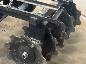 lot 3 image: Heavy Duty 2-Row Pull-Behind Disc Harrow