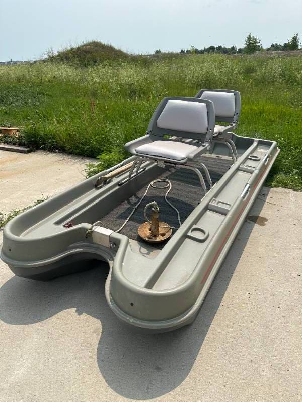 Bass Hunter Boat (4 foot by 9 foot long), Consignment Auction July 2023  (WE SHIP)
