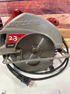lot 9 image: Skilsaw 7  Inch Circular Saw
