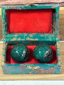 lot 16 image: Chinese Balls & Box