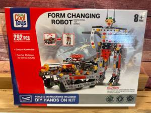 lot 27 image: 292pc Form Changing Robot