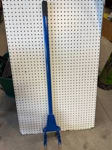 lot 66 image: New Deluxe Pallet Breaker  Buster $89 Retail