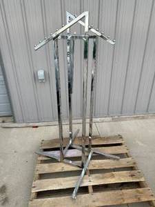 lot 86 image: Retailer Display Rack 52 Inches Tall