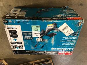 lot 40 image: Makita Lawn Mower Tool Only    Customer Returns See Pictures