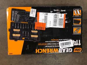 lot 13 image: GEARWRENCH SAEMetric Ratcheting Tap and Die Set (114-Piece)   Customer Returns See Pictures