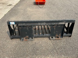 lot 16 image: BRUTE 66 ROCK BUCKET NO RESERVE