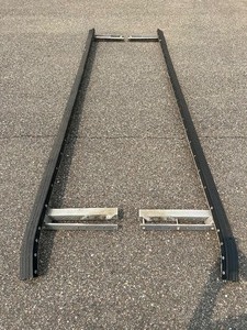 lot 19 image: ALUMINUM BOAT BUNKS