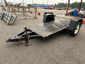 lot 32 image: MIDSOTA 4 x 9 5200# AXLE TRAILER NO RESERVE