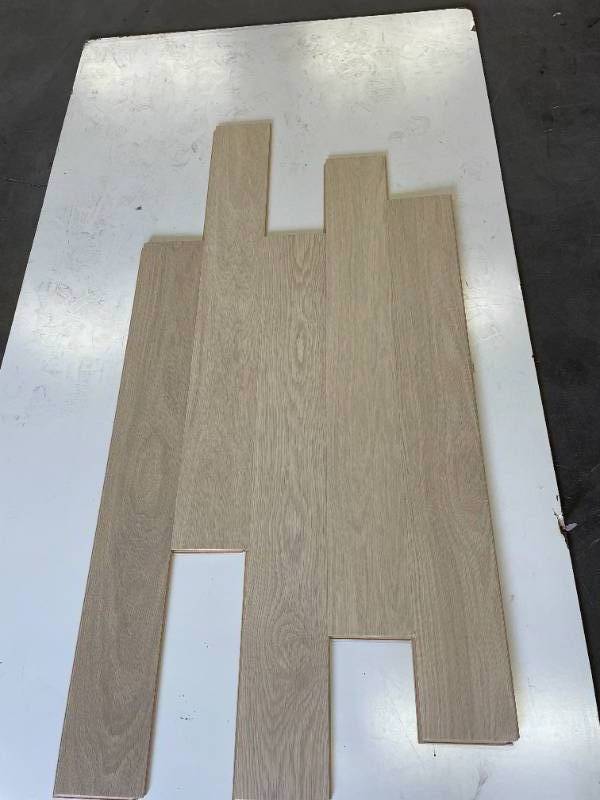 411 SF of Mohawk Water Resistant Easy Install Laminate Flooring - 6x47.5x8mm - L