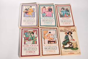 lot 181 image: Vintage Set of Six Mapp and Lucia Books by E.F. Benson