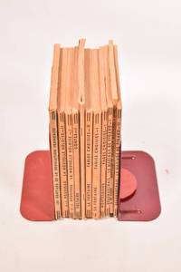 lot 284 image: 11 Classiques LaRousse Books