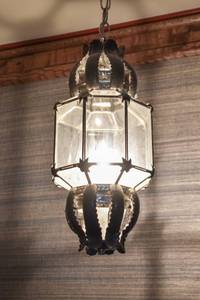 lot 44 image: Electric Ceiling Lantern