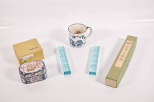 lot 372 image: Group of Six East Asian Items