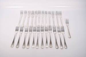 lot 58 image: 25 Christofle Forks