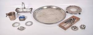 lot 59 image: Group of 18 Vintage Metal Items