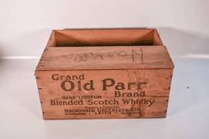 lot 389 image: Vintage Grand Old Parr Whiskey Crate