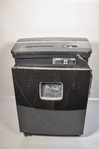 lot 395 image: Office Supplies and Shredder