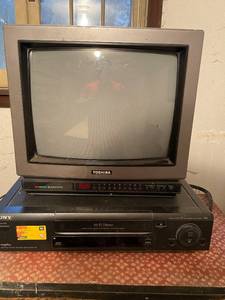 lot 399 image: Toshiba TV, Samsung TV, VHS player