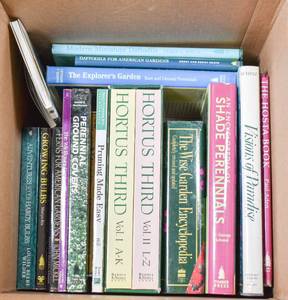 lot 194 image: Books - Gardening