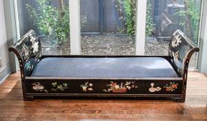 lot 4 image: Chinese Coromandel Daybed