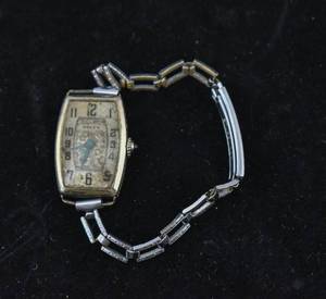lot 197 image: Engraved Vintage Wrist Watch by Gruen