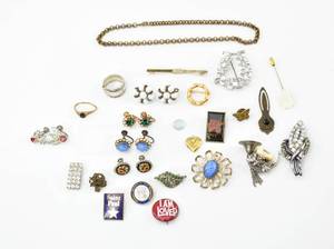 lot 201 image: Group of Miscellaneous Jewelry