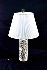 lot 3 image: Antique Blanc de Chine Lamp