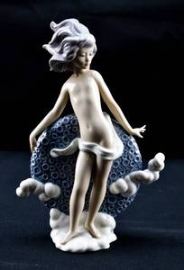 lot 12 image: Porcelain Moon Spirit Sculpture by Lladro