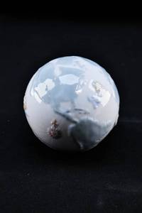 lot 113 image: Porcelain Globe Statuette by Lladro