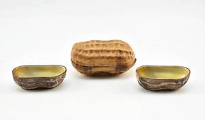 lot 108 image: Hand-Painted Japanese Peanut Dishes by Noritake, Peanut Box