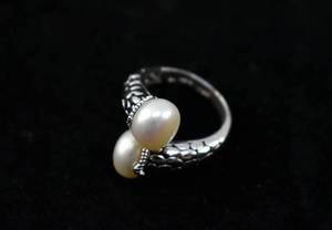 lot 212 image: Sterling Silver Ring with Pearls