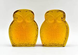 lot 127 image: Pair of Owl Bookends by Blenko