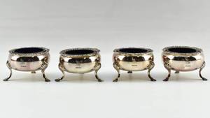 lot 170 image: Set of Four Small Silver-Plated Cauldrons with Glass Interiors