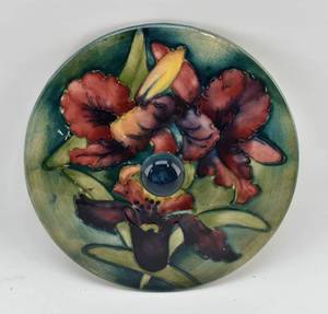 lot 142 image: Ceramic Lid by Moorcroft