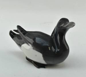 lot 151 image: Tufted Duck Statuette by Bing & Grondahl
